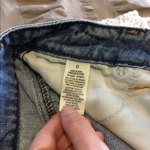 AE shortie shorts frayed with lace details - Picture 5 of 5